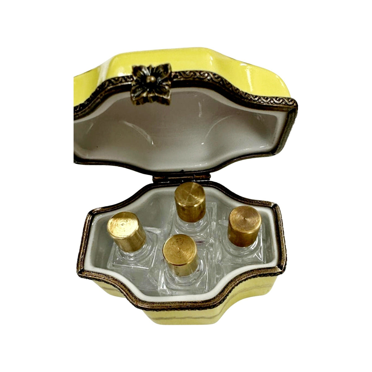 The painter's artistry shows on this 4 Perfume Yellow Basket Limoges box