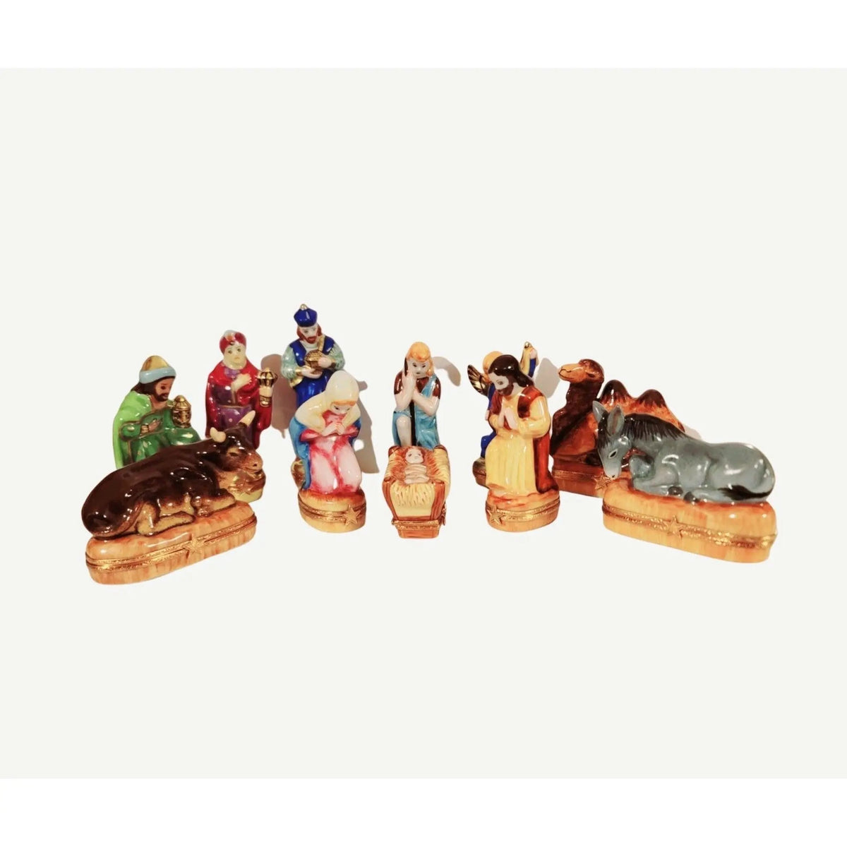 Limoges Boutique presents the Artoria 11Piece Nativity Set Last One, a genuine Limoges box painted by hand in France