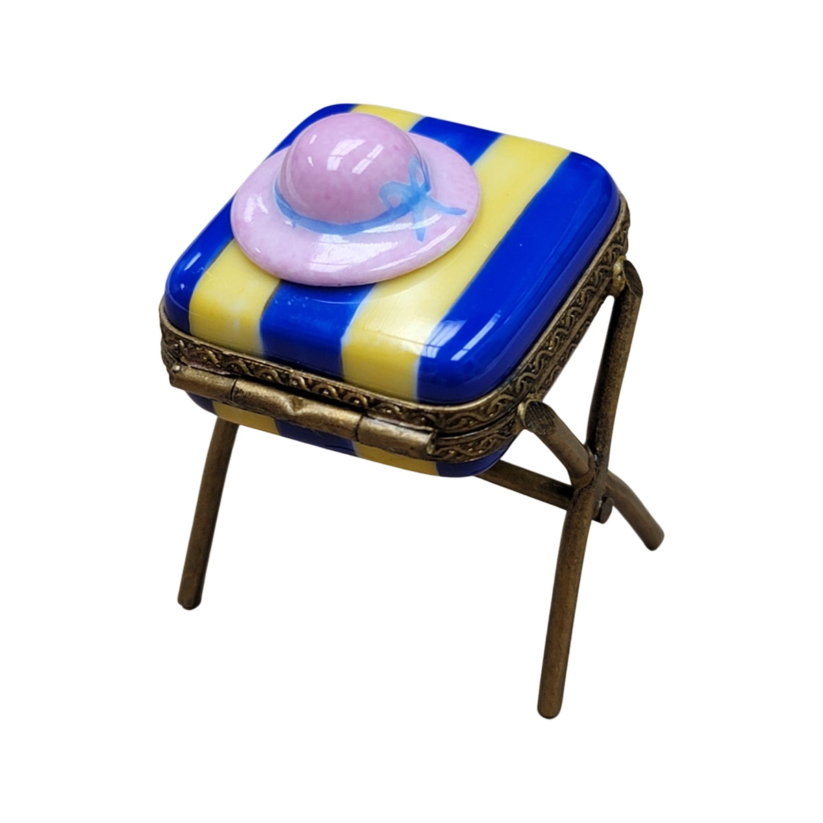 Painted details on the Seat Bench Beach Hat Limoges box, French art in miniature