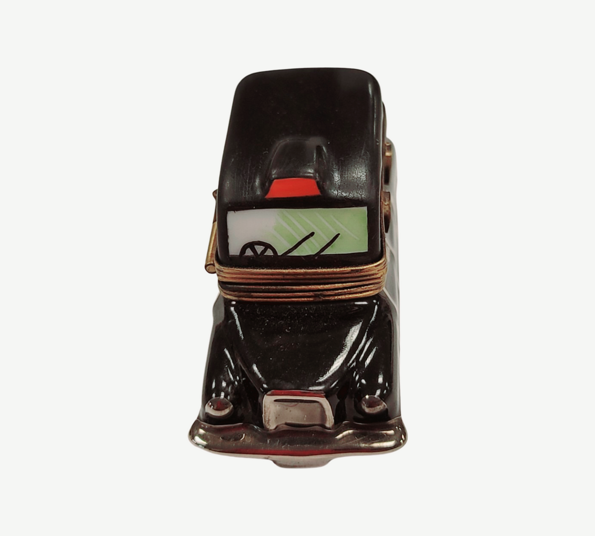 A thoughtful gift for Francophiles: the Black Taxi for Urban Limoges box
