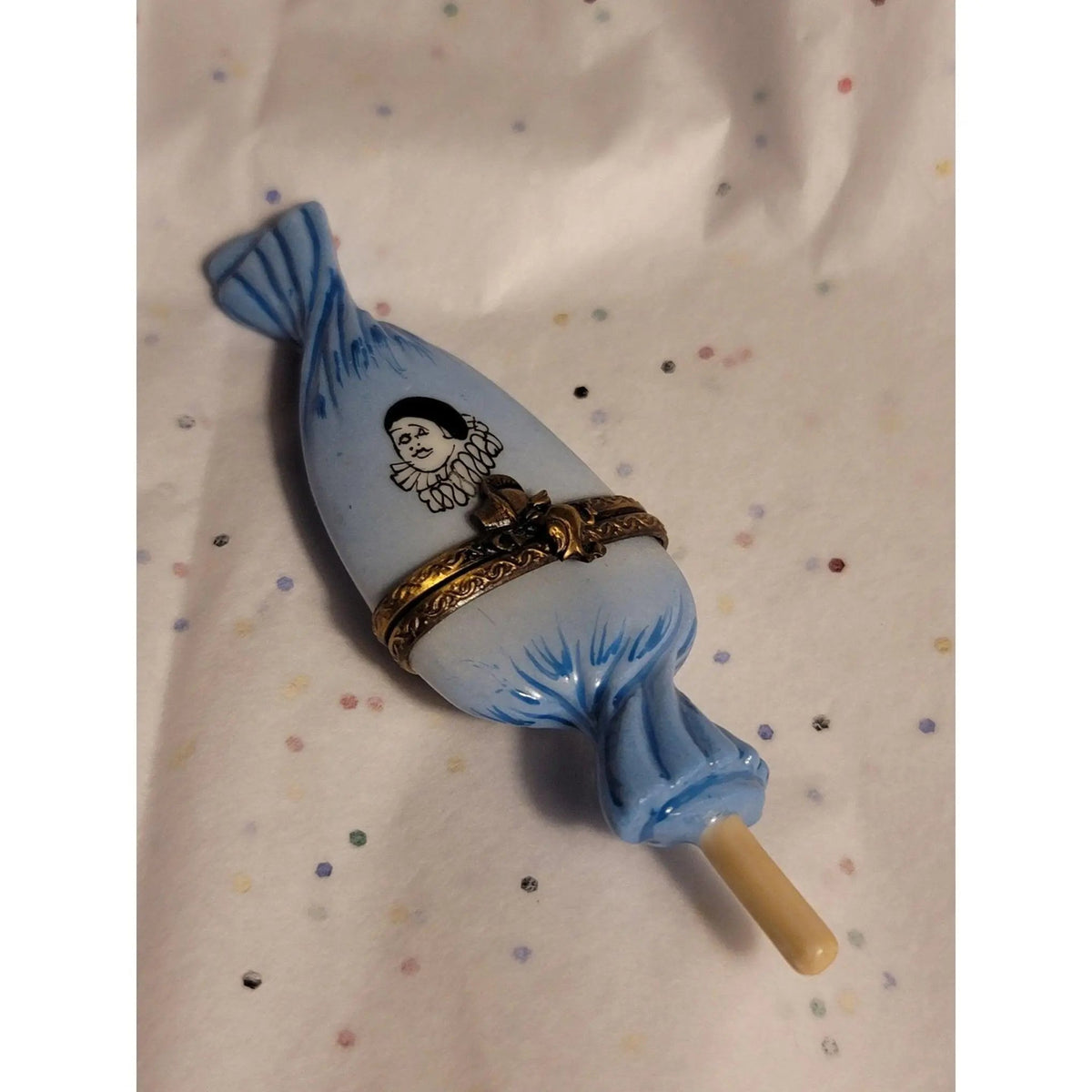 A thoughtful gift for Francophiles: the Sweet Candy Lollipop Blue Clown Wrapping Limoges box