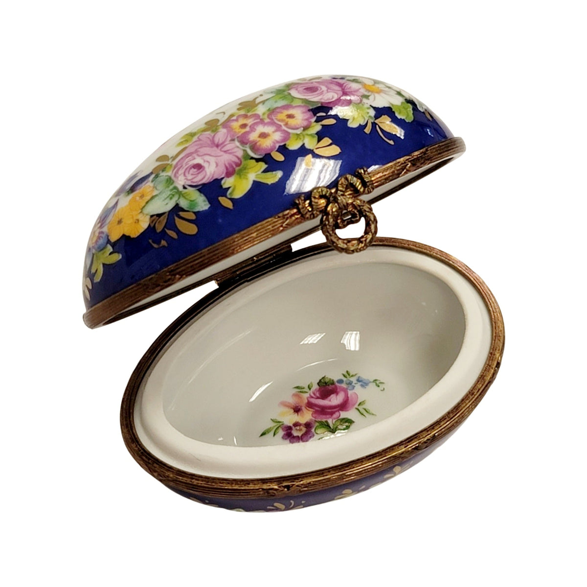 A thoughtful gift for Francophiles: the Blue Egg with Flowers Limoges box