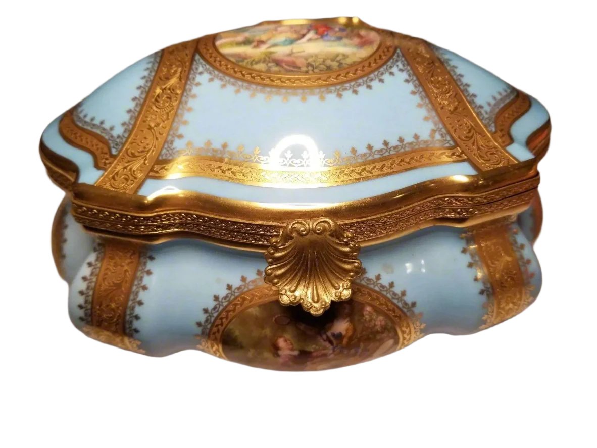 Chantilly LT Blue Chest Limited Edition, a hand-painted Limoges porcelain gift