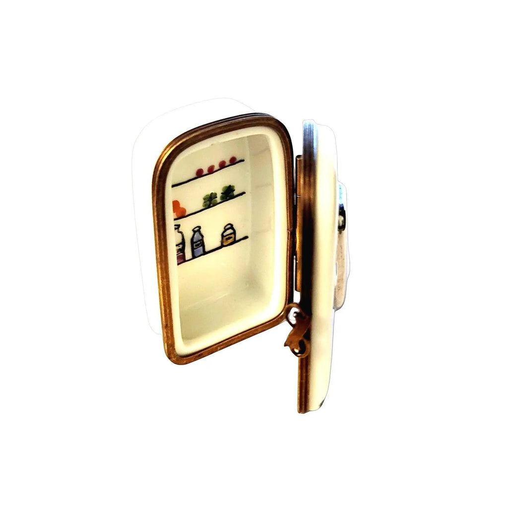 The painter's artistry shows on this Refridgerator Limoges box