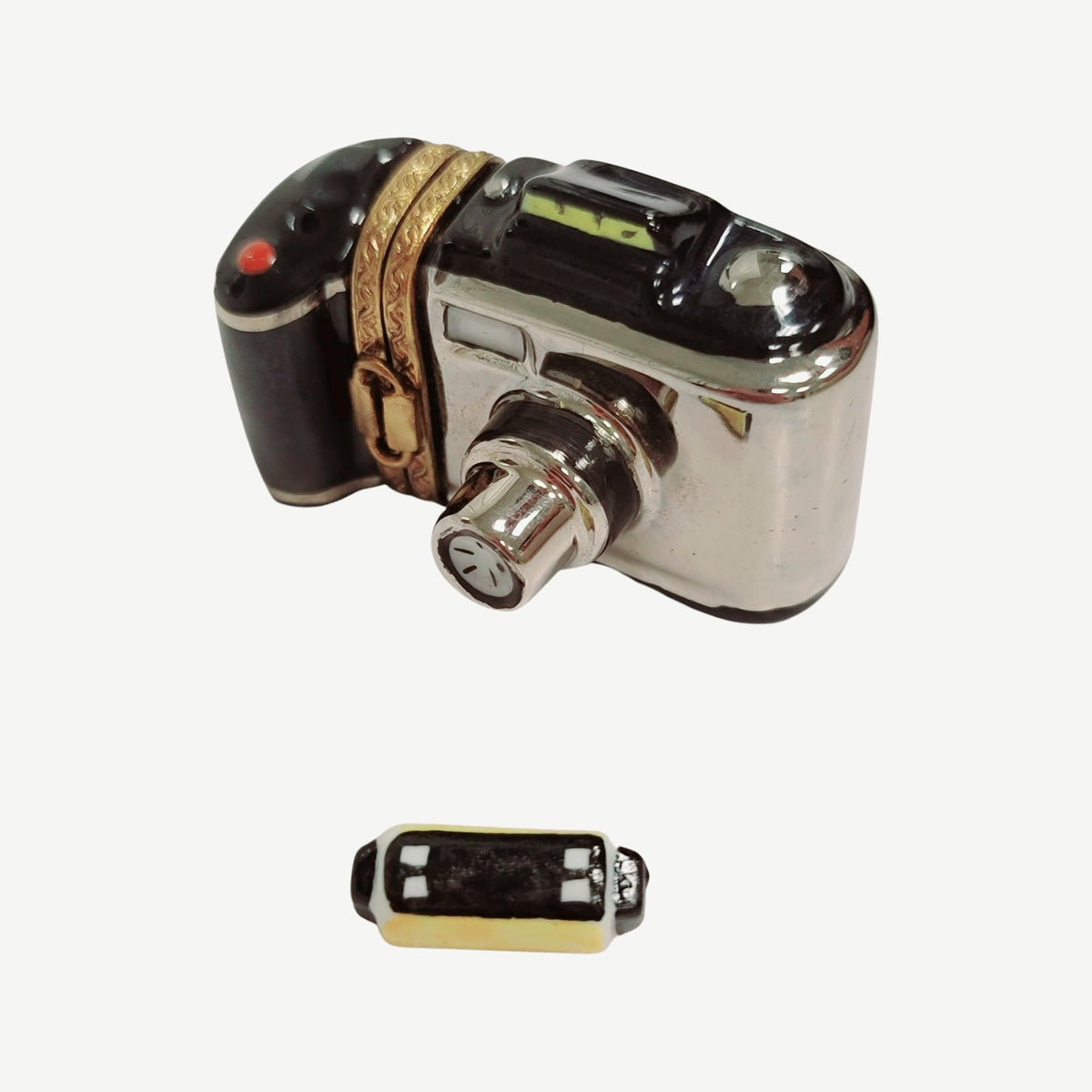 Painted details on the 35mm Black Camera with Film Limoges box, French art in miniature