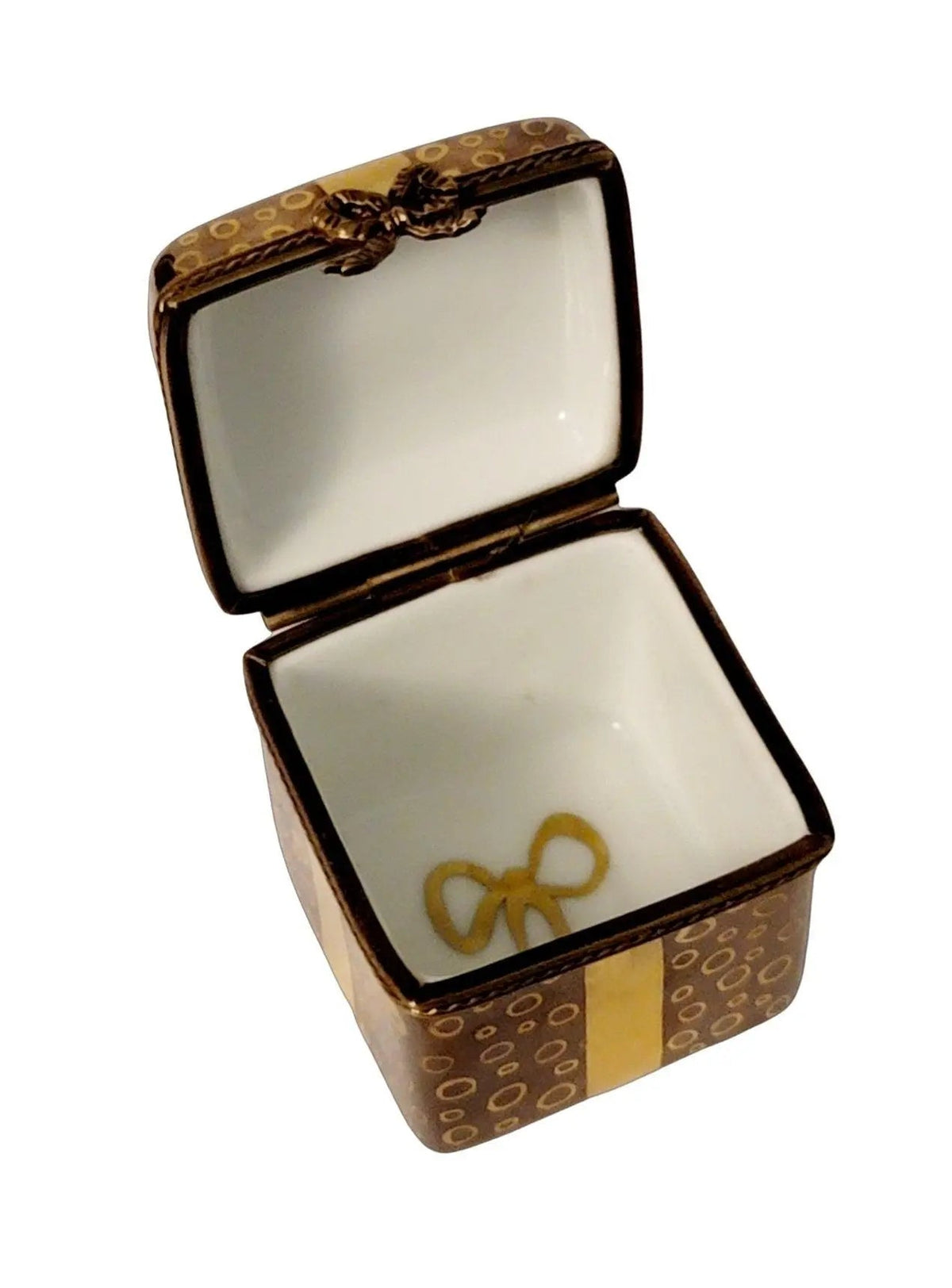 A thoughtful gift for Francophiles: the Black Gold Present Limoges box