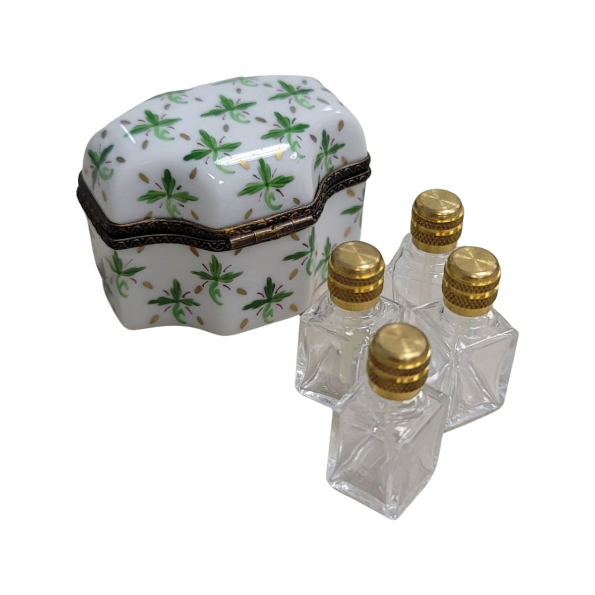 Every brushstroke by hand on the 4 Perfume Green Limoges box from France