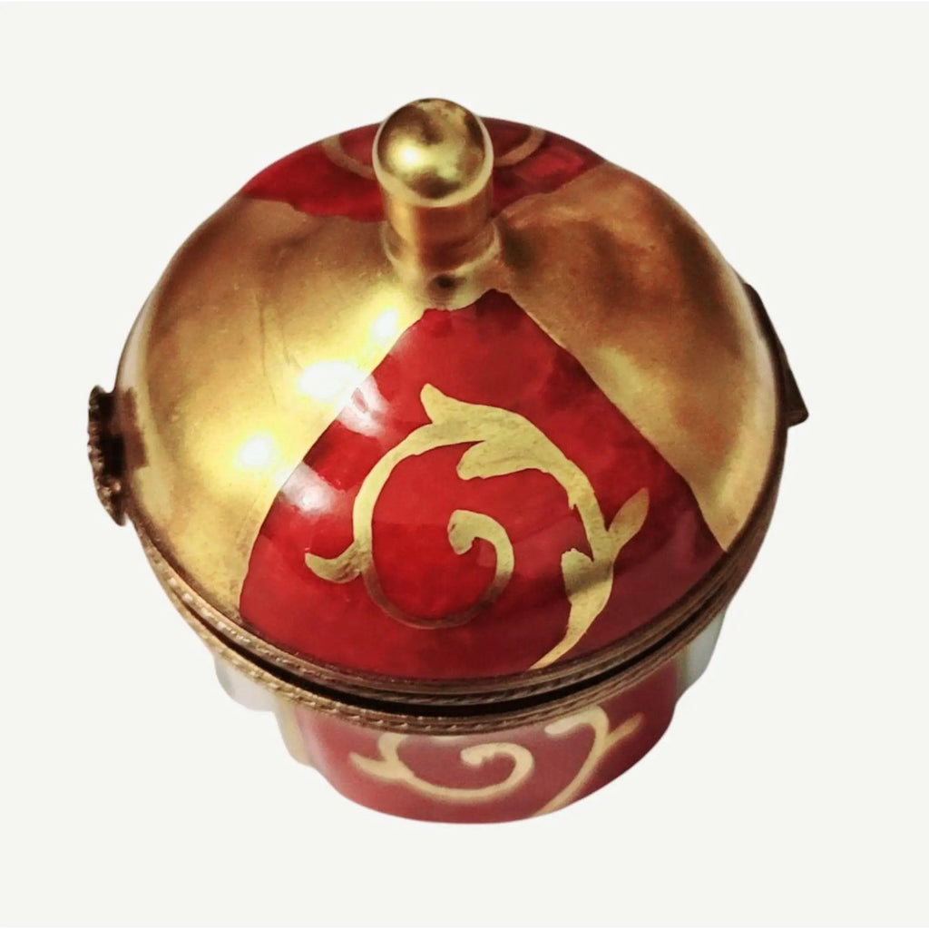 The painter's artistry shows on this Three Perfume Tent ES Limoges box