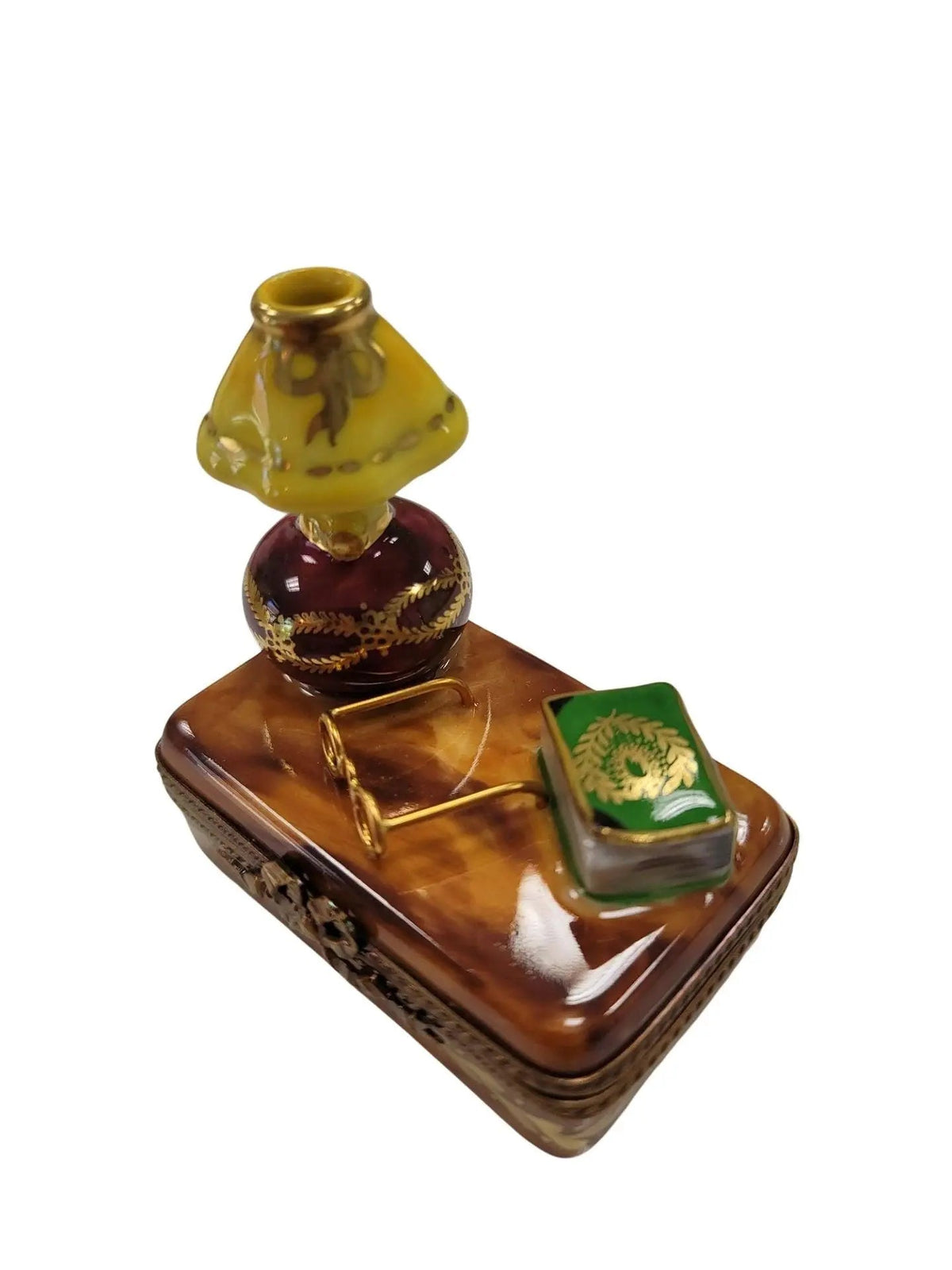 Painted details on the Trunk Table Lamp Book Limoges porcelain, French art in miniature