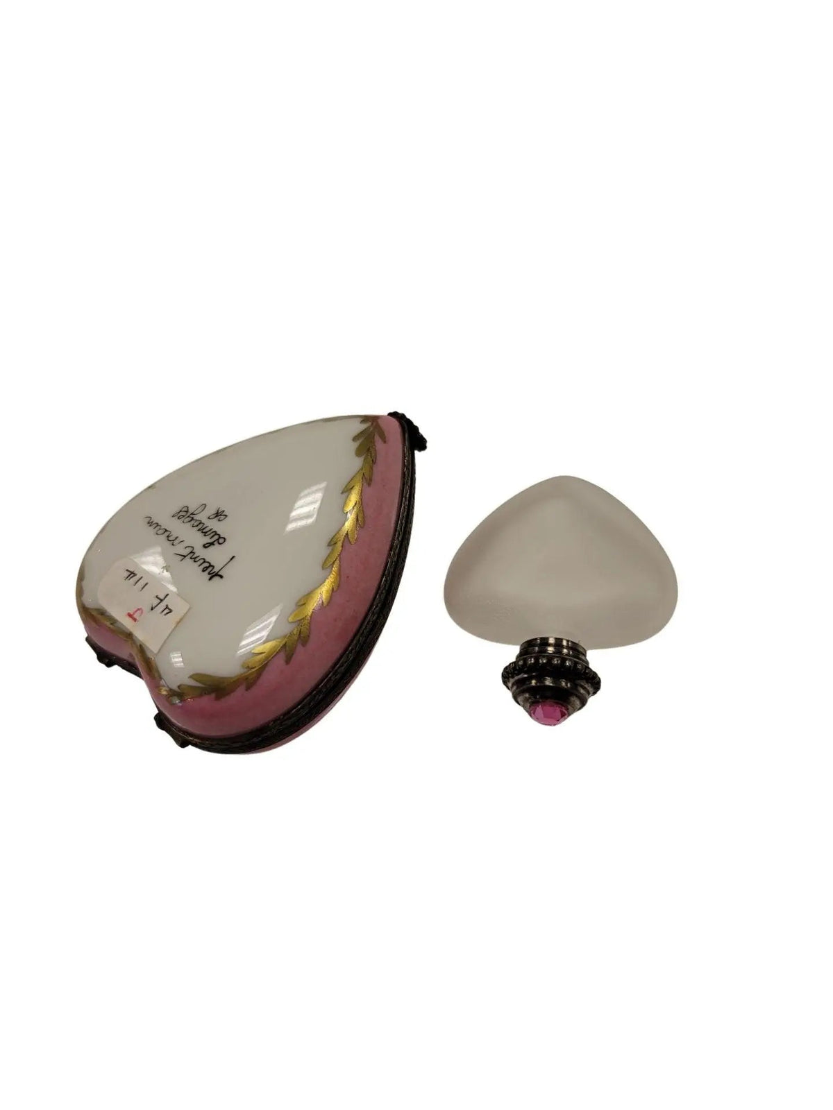 The painter's artistry shows on this Flowered Egg Oval Picture Frame Limoges box