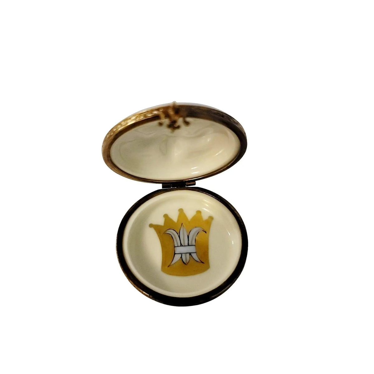 Fine art lovers will admire this Fleur Round Limoges box