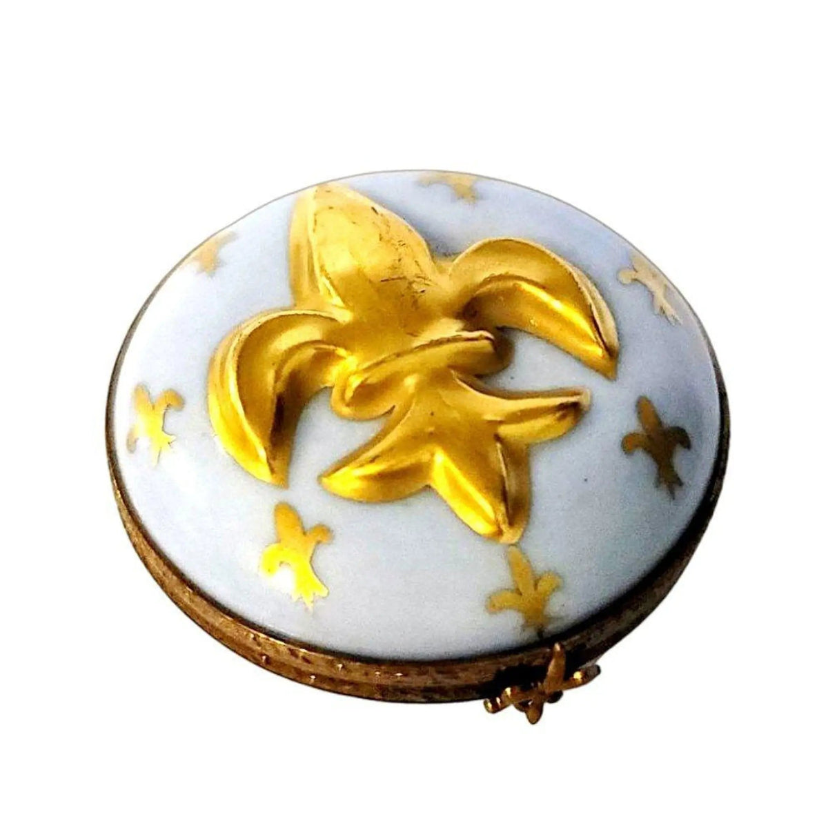 Limoges Boutique presents the Fleur Round, a genuine Limoges box painted by hand in France