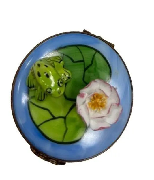 Frog Floating on Water Lillypad Limoges Box Figurine, view 3
