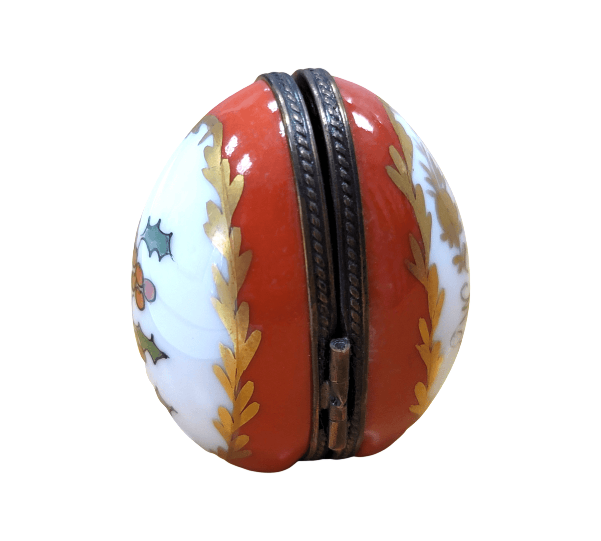 Painted details on the Holly Egg Picture Frame Inside Oval Limoges box, French art in miniature