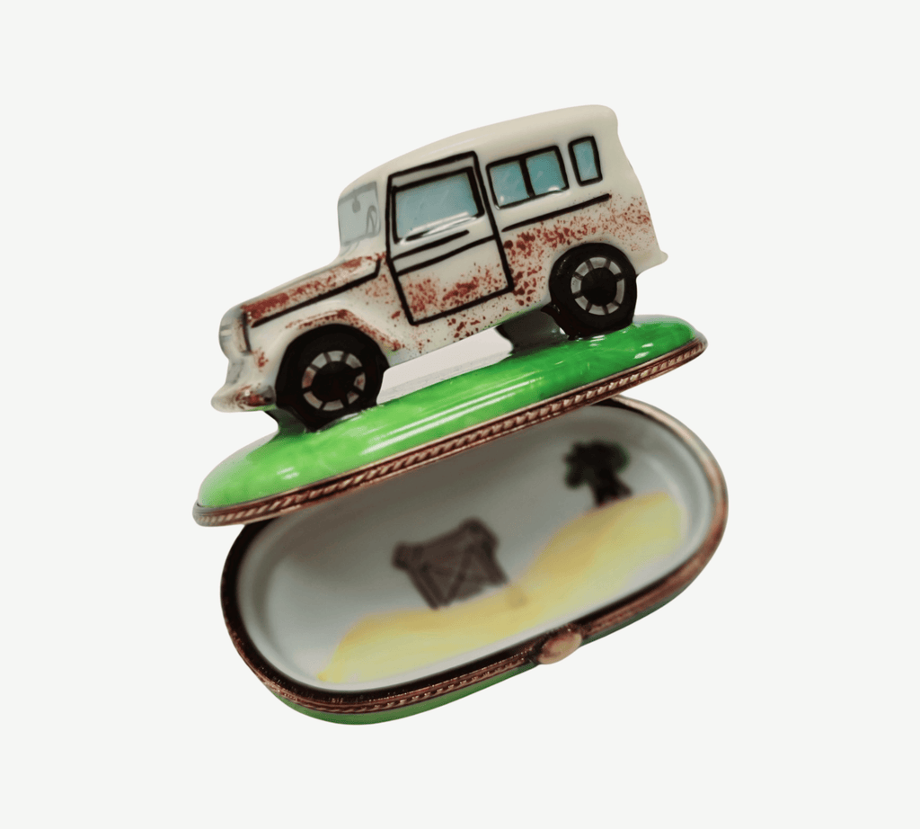 The Land Cruiser Car, a Limoges keepsake with true French charm