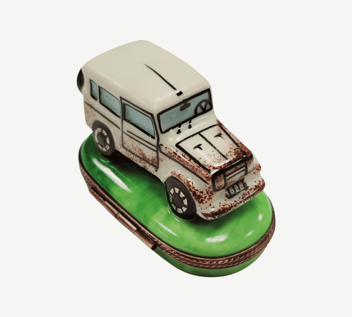 Painted details on the Land Cruiser Car Limoges box, French art in miniature