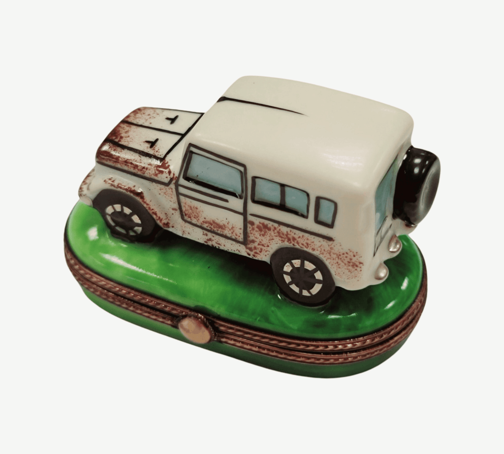 A thoughtful gift for Francophiles: the Land Cruiser Car Limoges box