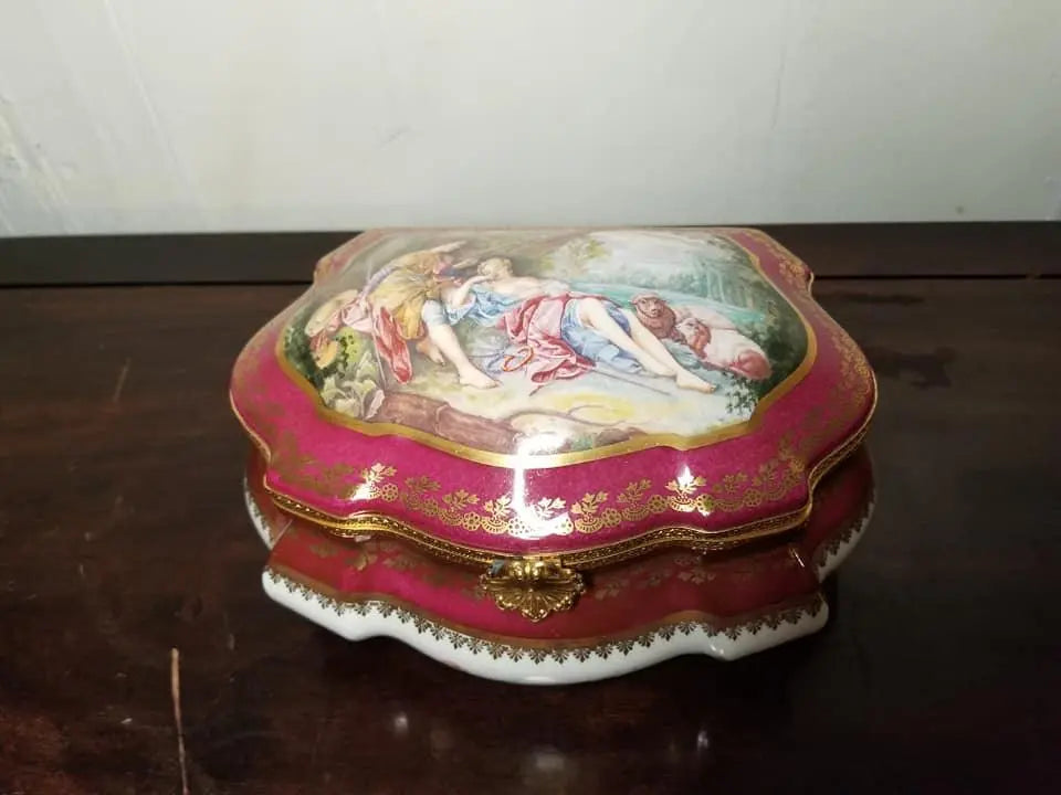 Artisan-painted Lovers Jewelry 250 Romantic Limoges box from France, a cherished collectible