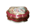 Limoges Boutique presents the Lovers Jewelry 250 Romantic, a genuine Limoges box painted by hand in France