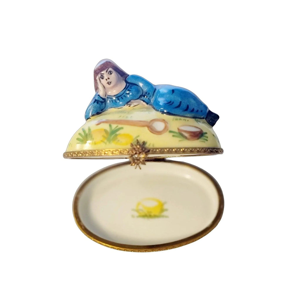 Maiden Peasant Woman Girl in Grass Limoges Box Figurine Hand Painted, view 2