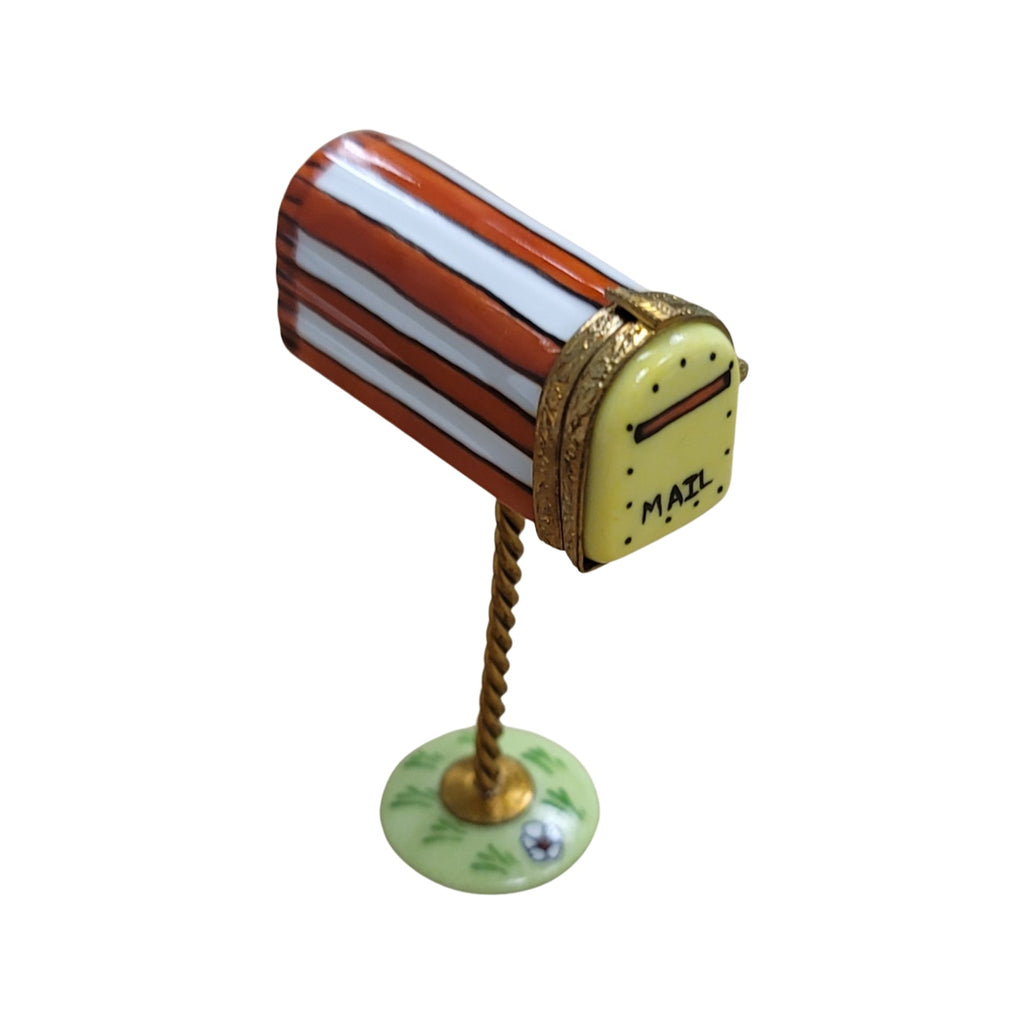 American Flag Mailbox Figurine for Patriotic Collectors, view 3