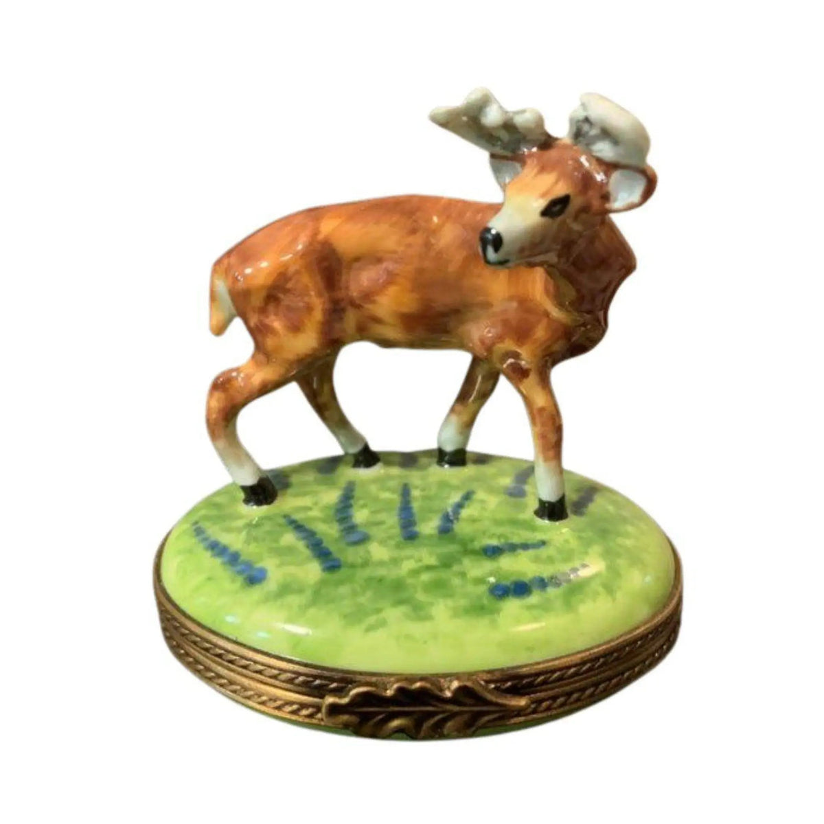 Limoges Boutique presents the Deer Hunting Wild Animal, a genuine Limoges box painted by hand in France