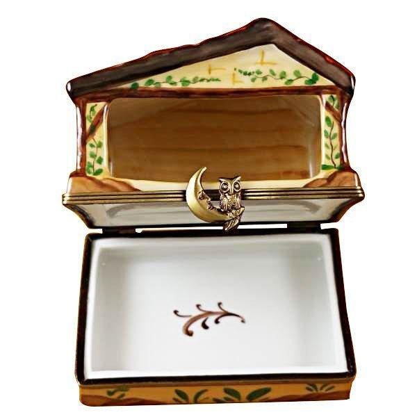 Painted details on the Manger with 8 Removable Pieces for Christmas Limoges box, French art in miniature