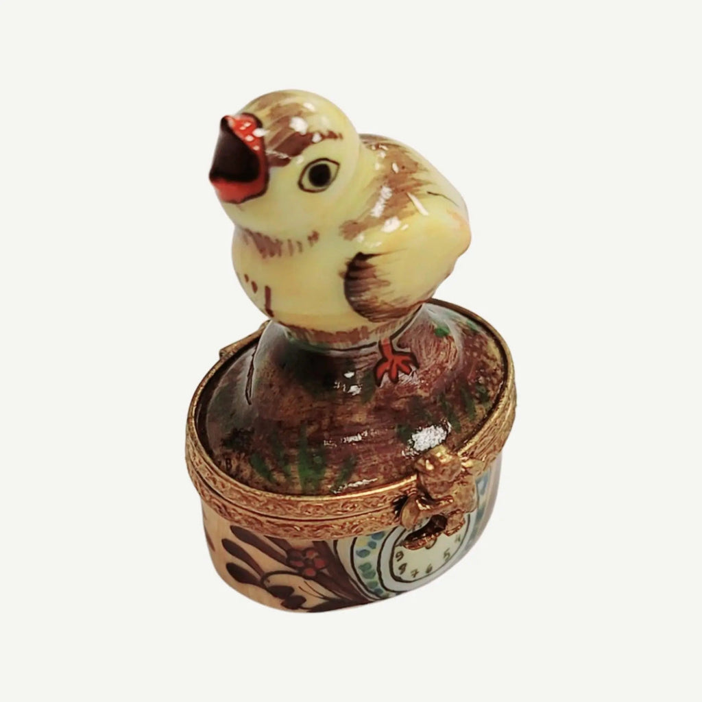 Fine art lovers will admire this Mini Chick Limoges box