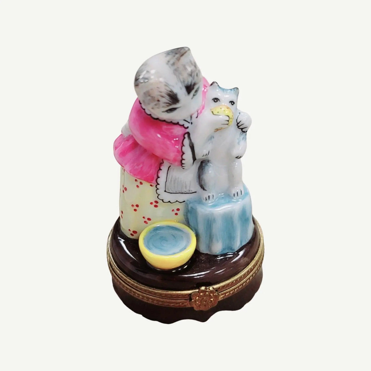 Limoges Boutique presents the Mother Cat Feeding Baby, a genuine Limoges box painted by hand in France