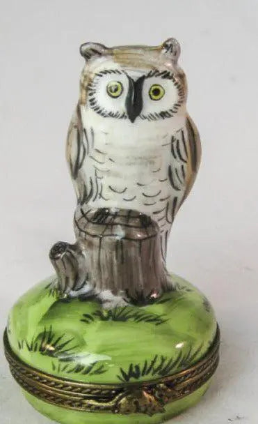 The painter's artistry shows on this Owls on Stump Limoges box