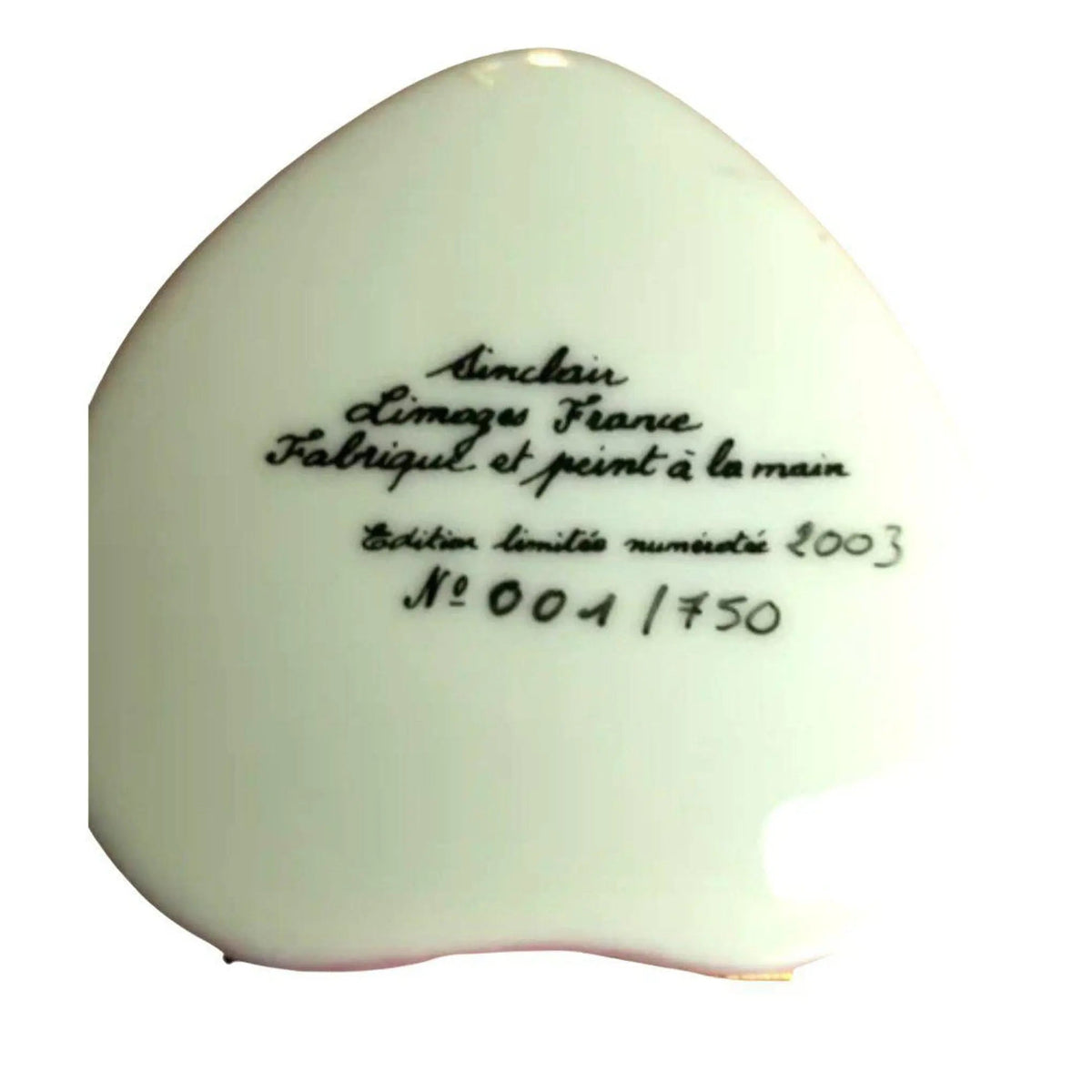 Every brushstroke by hand on the Pink Heart Moi Toi 1 of 750 Limoges box from France