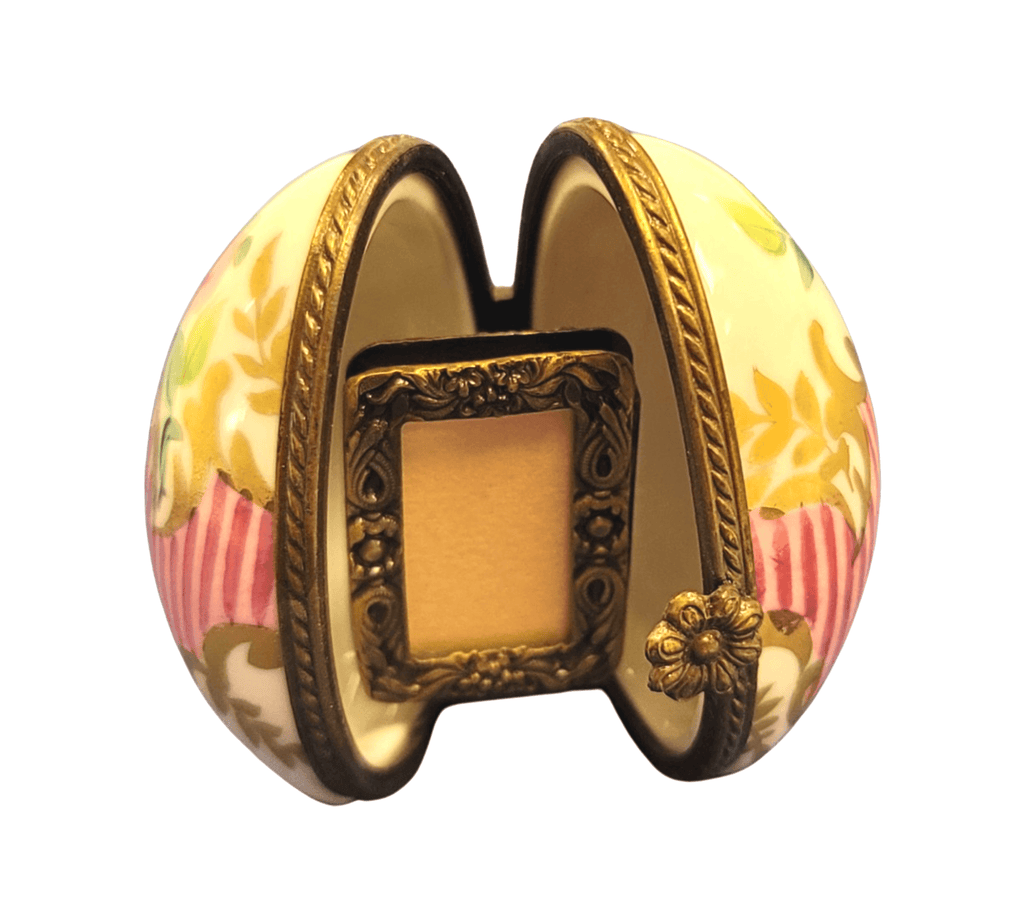 The Pink Stripes Oval Picture Frame Vert Inside, a Limoges keepsake with true French charm