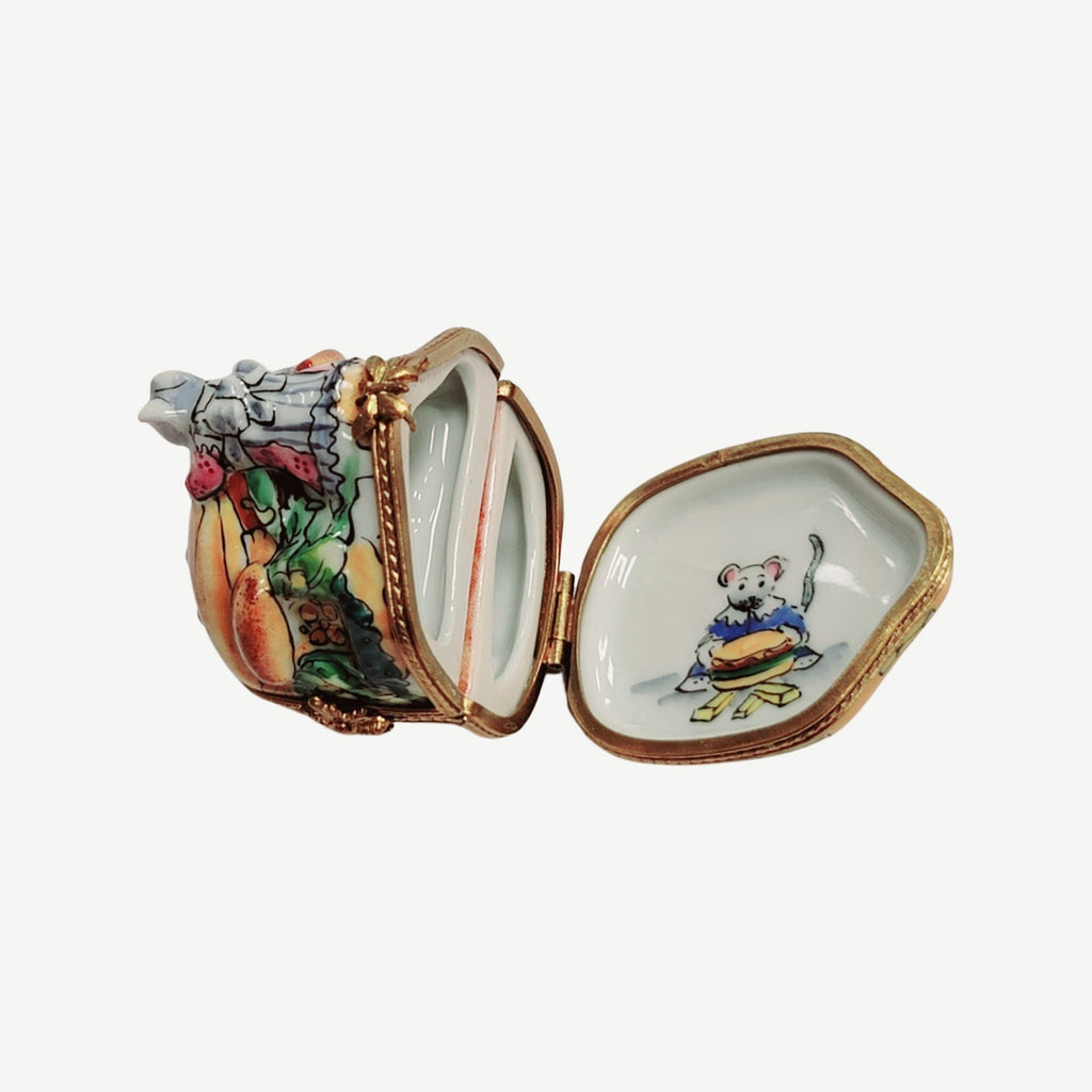 Painted details on the 3 Hinged Mice House Eating Cheeseburger Limoges box, French art in miniature