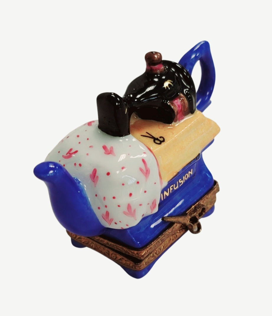 Sewing Machine Teapot for Tea Lovers, view 2