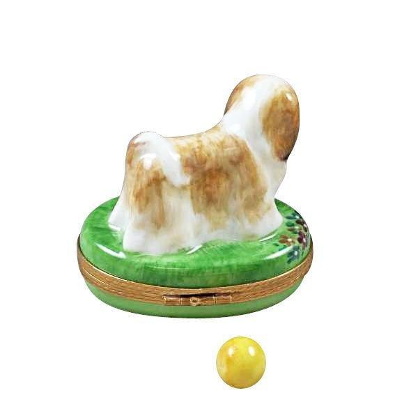 Painted details on the Shih Tzu Brown Limoges box, French art in miniature