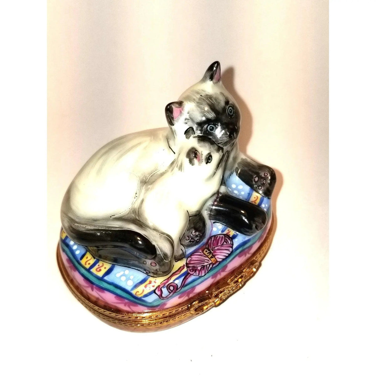 Siamese Cat Kitten 1 750 Limoges box, an heirloom-quality piece for collectors