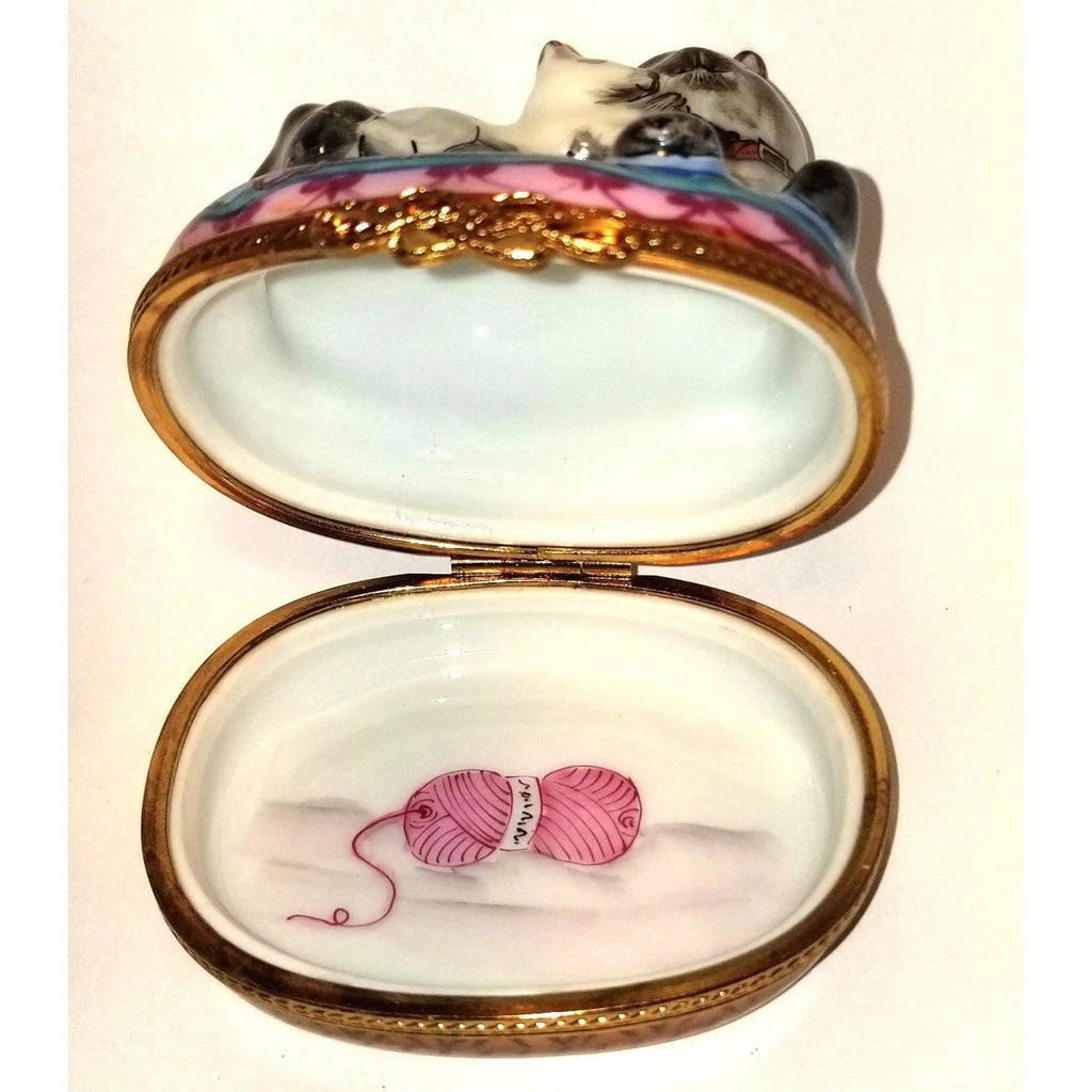 Painted details on the Siamese Cat Kitten 1 750 Limoges box, French art in miniature