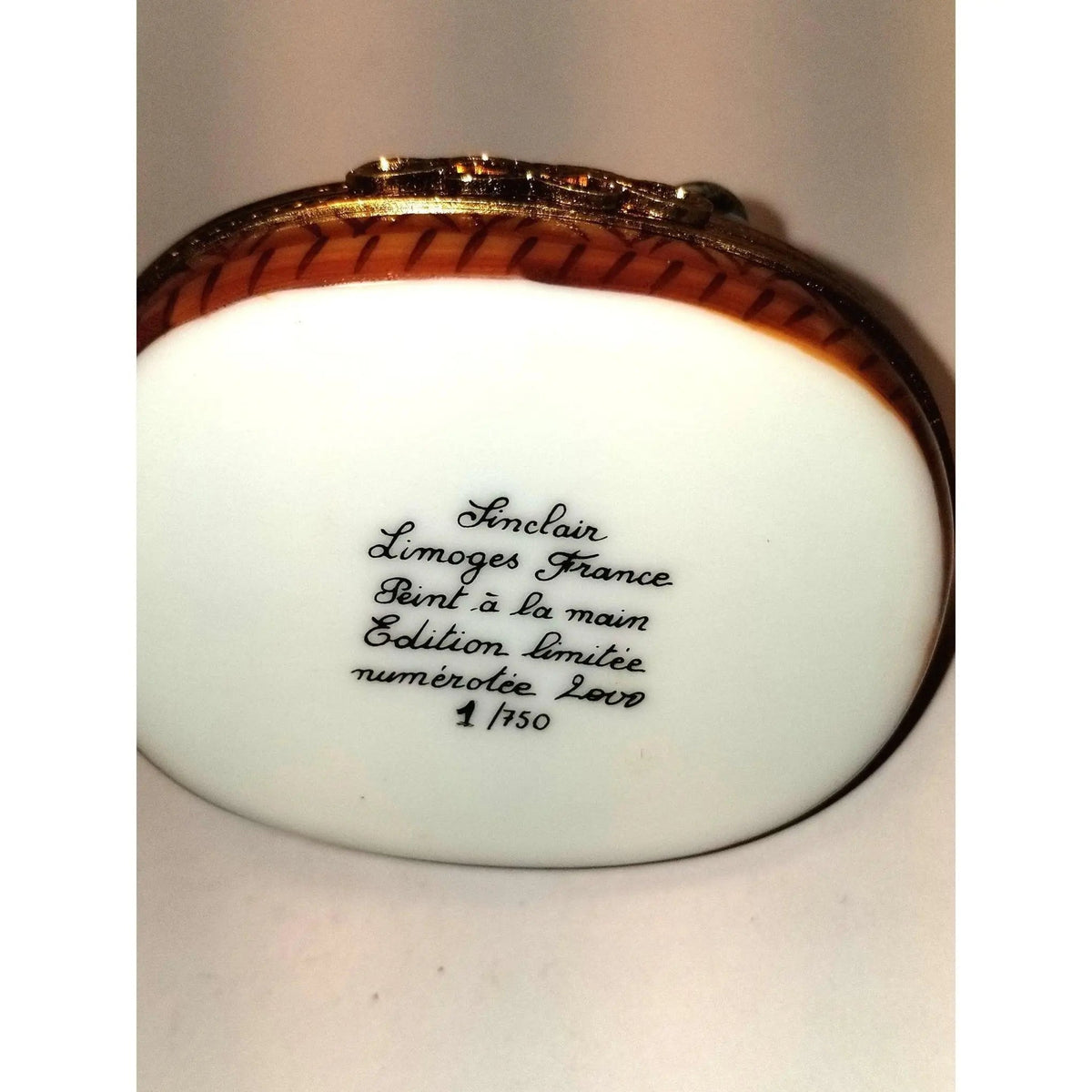 A thoughtful gift for Francophiles: the Siamese Cat Kitten 1 750 Limoges box
