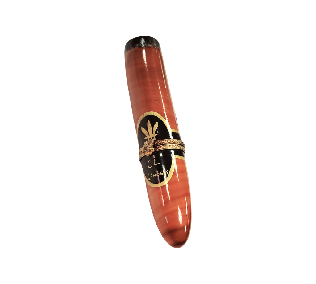 Fine art lovers will admire this Single Cigar Limoges box