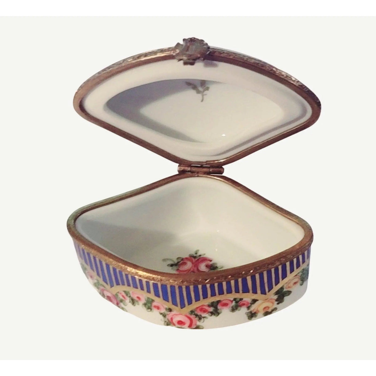 The painter's artistry shows on this Swans Traditional Sevre Roses Limoges box