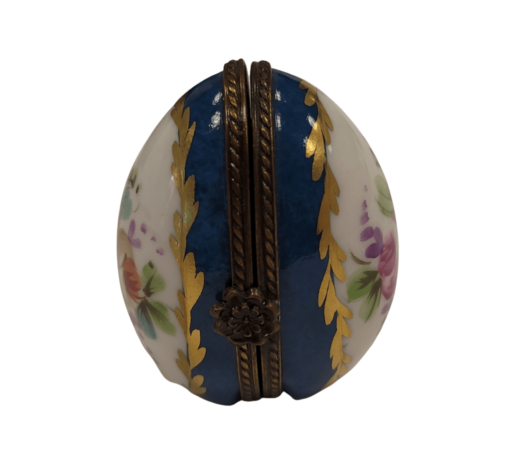 A thoughtful gift for Francophiles: the Turquois Oval Picture Frame Inside Limoges box