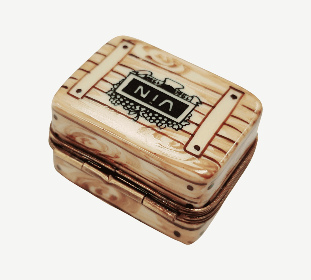 The painter's artistry shows on this 3 Bottles Wine Limoges box
