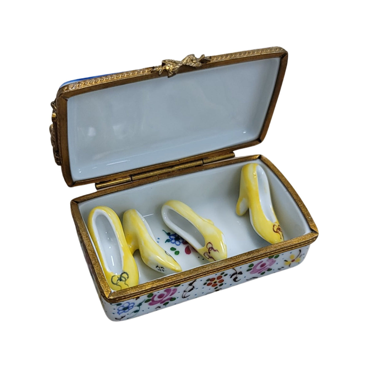 Painted details on the 4 Yellow Shoes Flowers Fashion Limoges box, French art in miniature