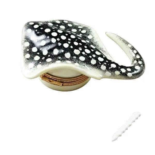 Black Stingray with Removable Barb Limoges Box for Collectors, view 3