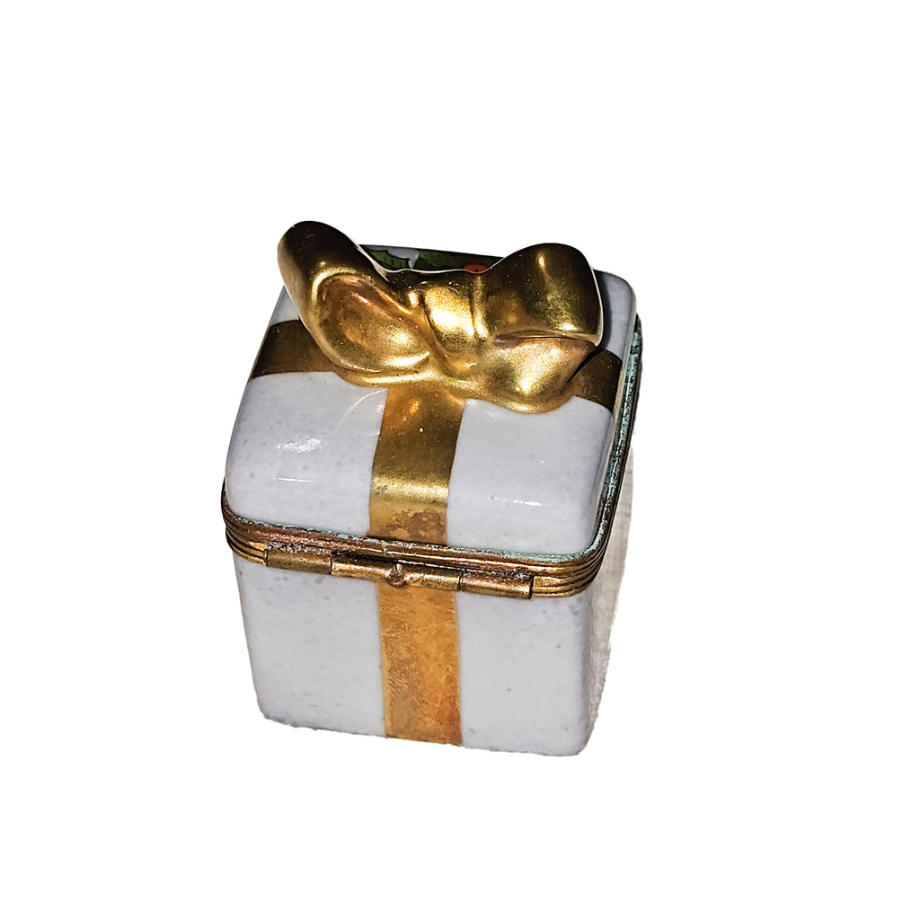Christmas Gift Box: Light Blue Square Box, view 3