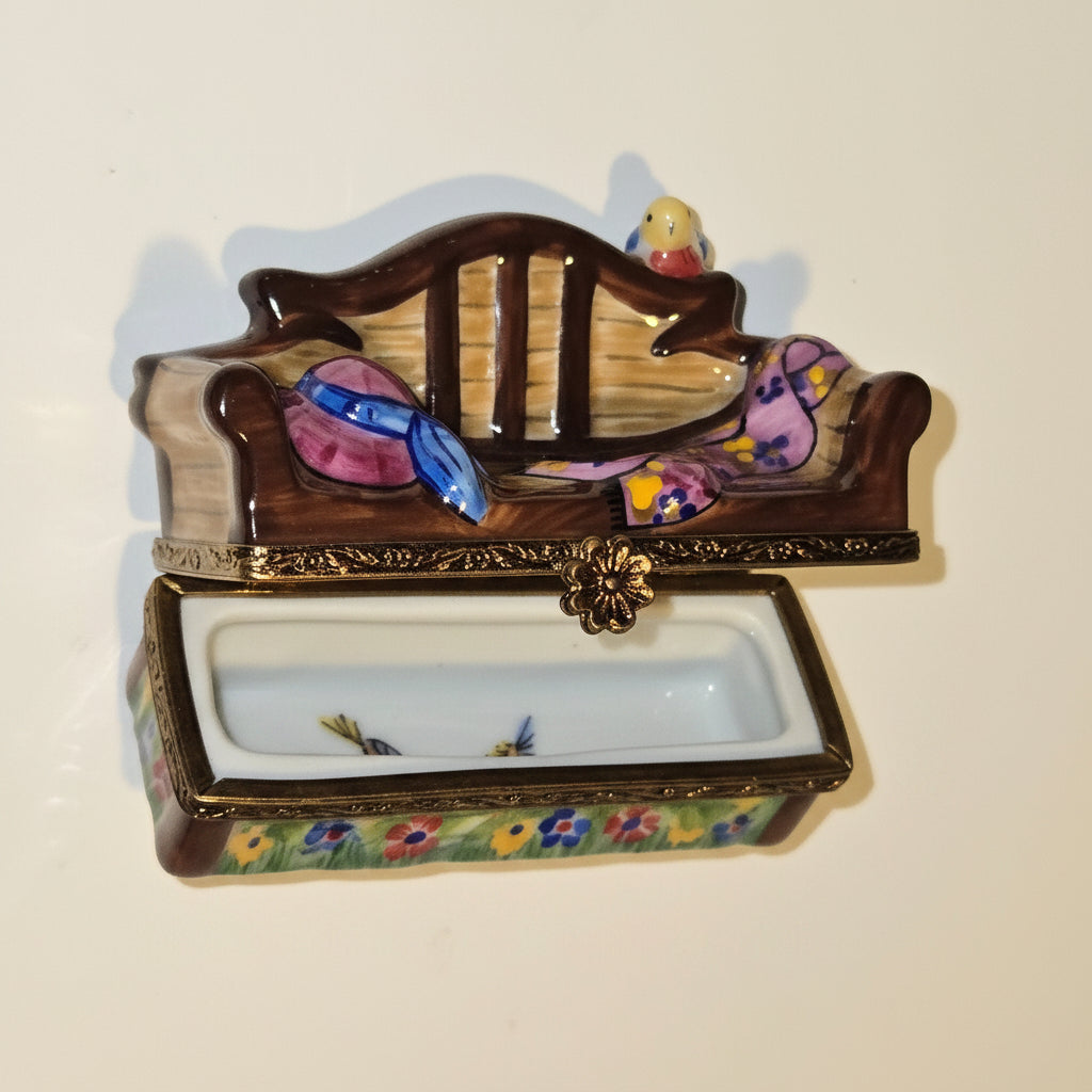 Lutyens Garden Bench Pink Hat w Bird, view 4