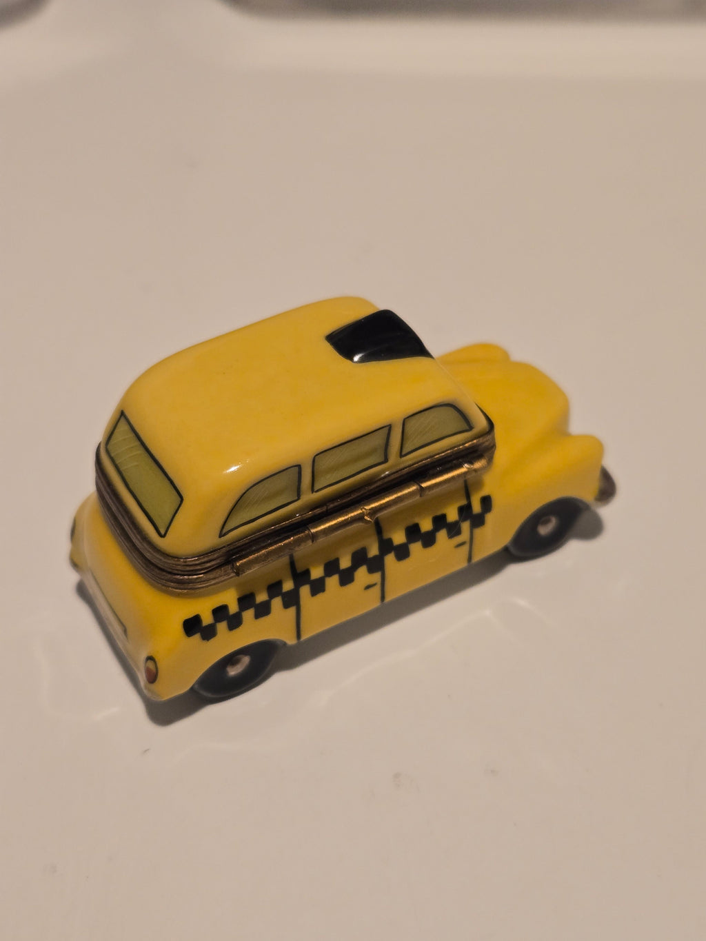 Yellow Taxi Limoges Box, view 4