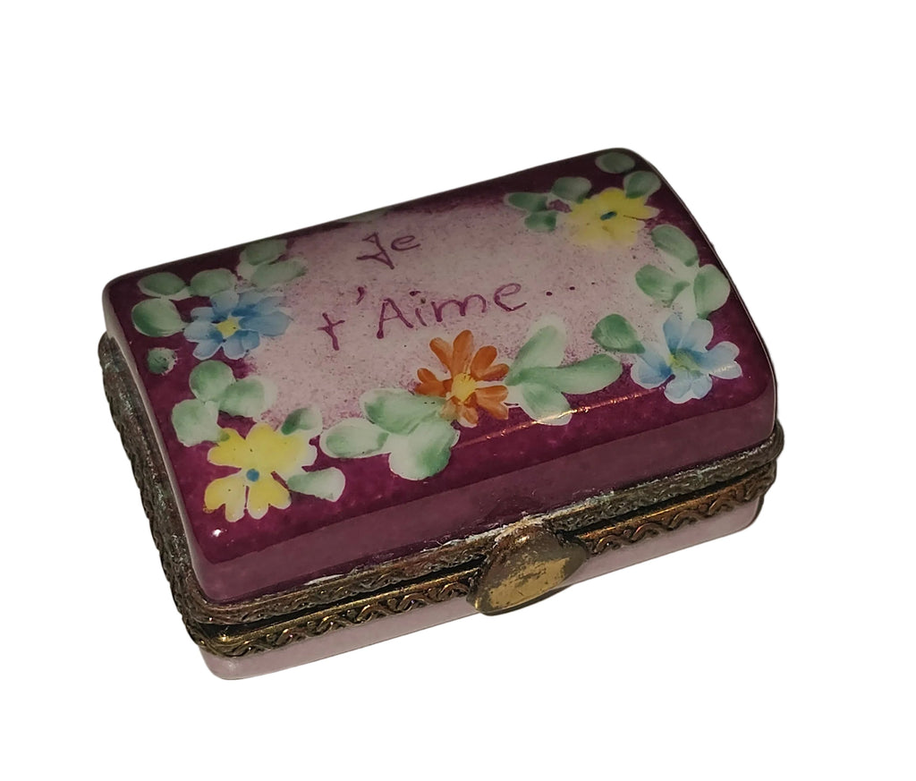 Je T'aime Light Pink Oval Limoges Box, a hand-painted Limoges porcelain gift