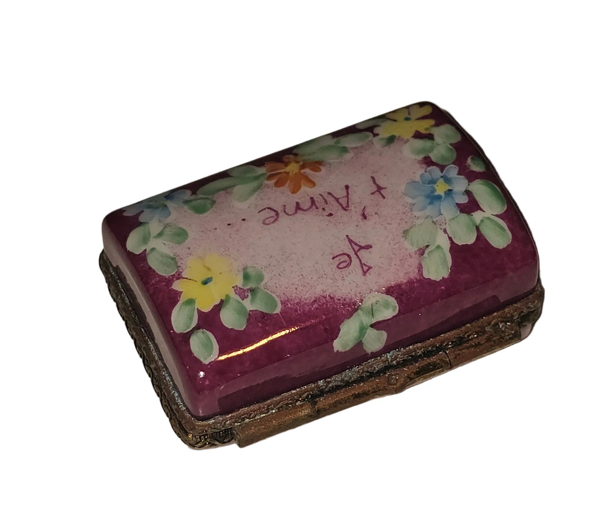 Je T'aime Light Pink Oval Limoges Box, view 4