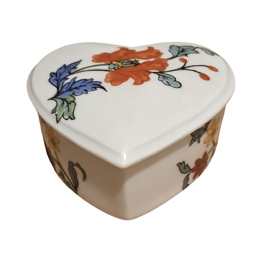 Heart Porcelain Art Object Rochard no hinge, a hand-painted Limoges porcelain gift